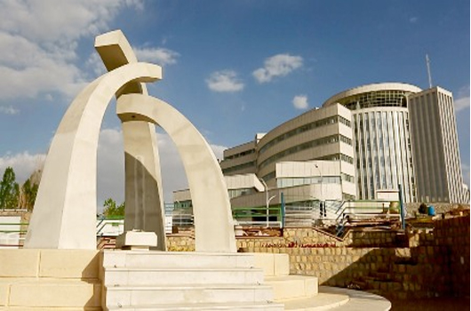 نمای بیرونی بیمارستان